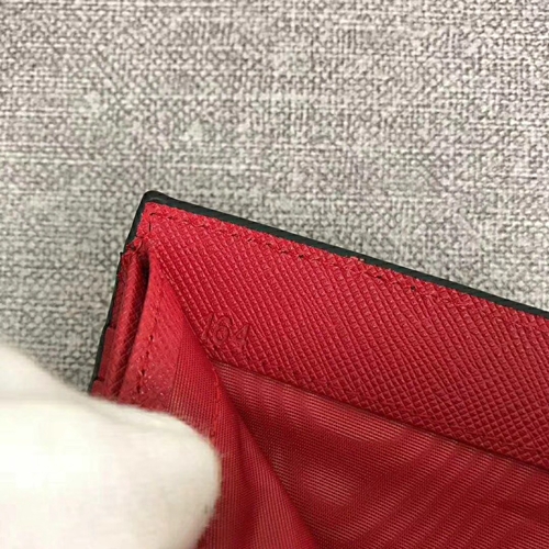 プラダ財布素材ディテール